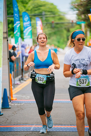 AU-IthacaHalfMarathon-Finish-493