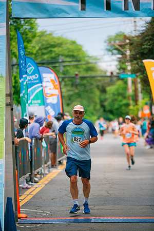 AU-IthacaHalfMarathon-Finish-485