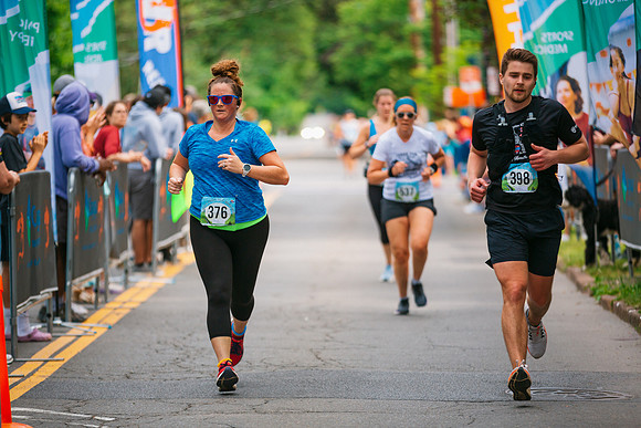 AU-IthacaHalfMarathon-Finish-490