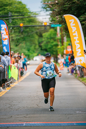 AU-IthacaHalfMarathon-Finish-494