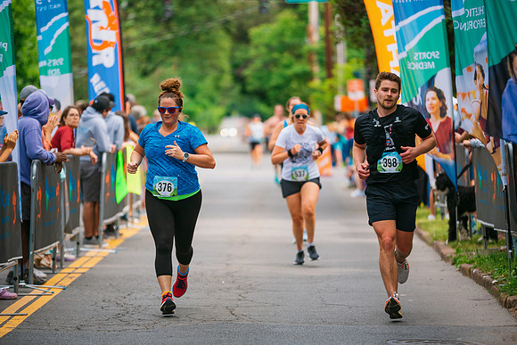 AU-IthacaHalfMarathon-Finish-489