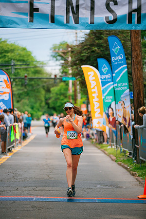 AU-IthacaHalfMarathon-Finish-488